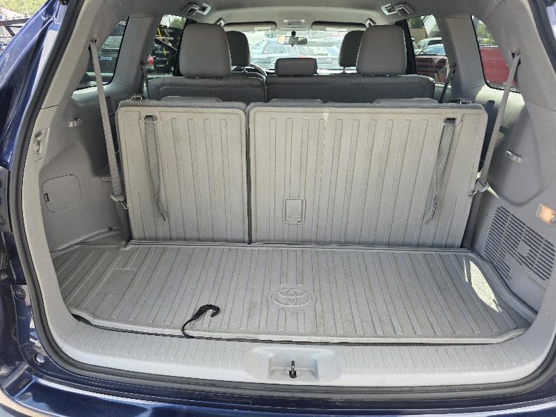 Toyota Highlander LE AWD V6 2016