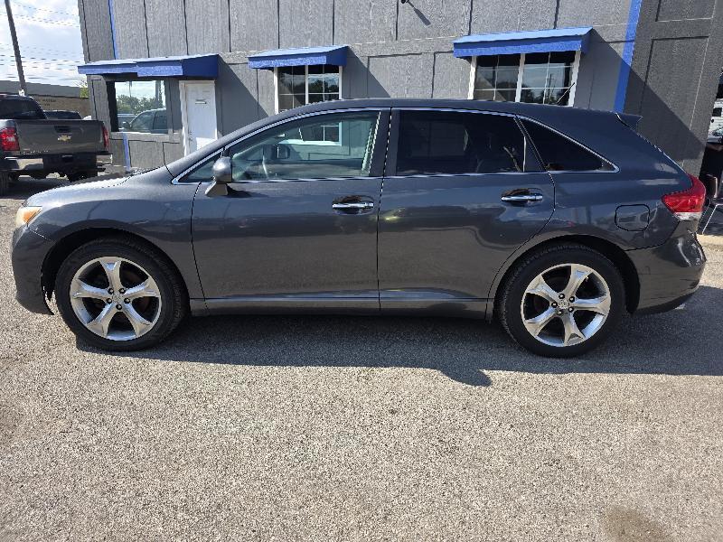 Toyota Venza LE V6 AWD 2012