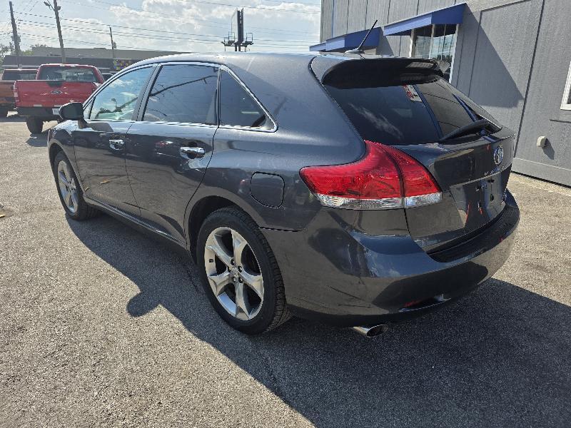 Toyota Venza LE V6 AWD 2012