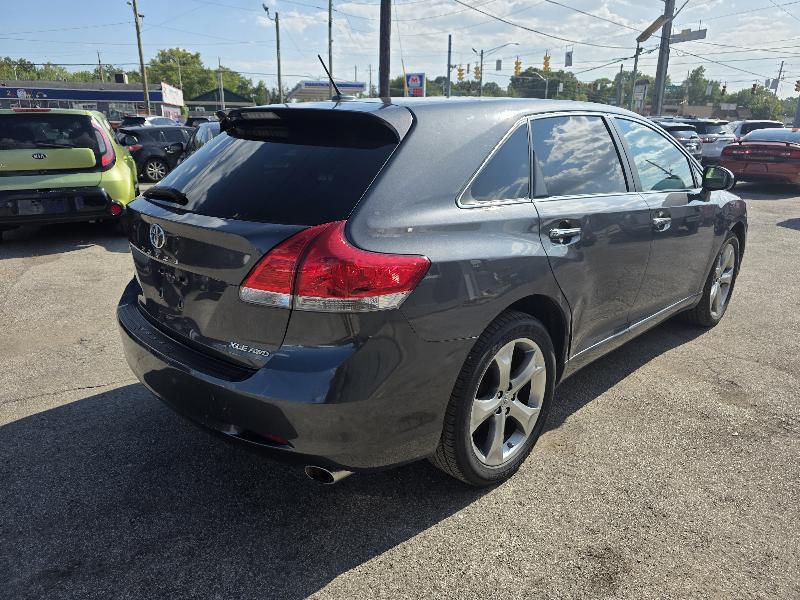 Toyota Venza LE V6 AWD 2012