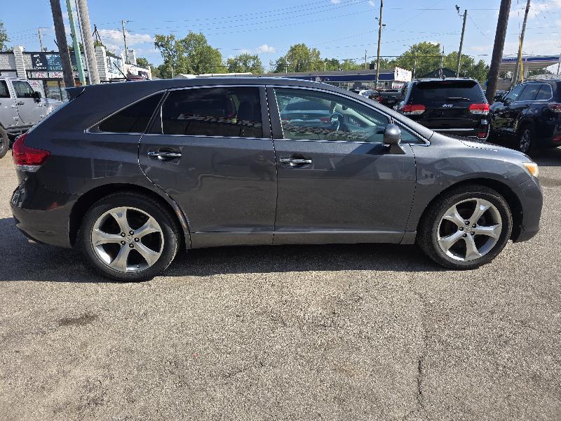 Toyota Venza LE V6 AWD 2012