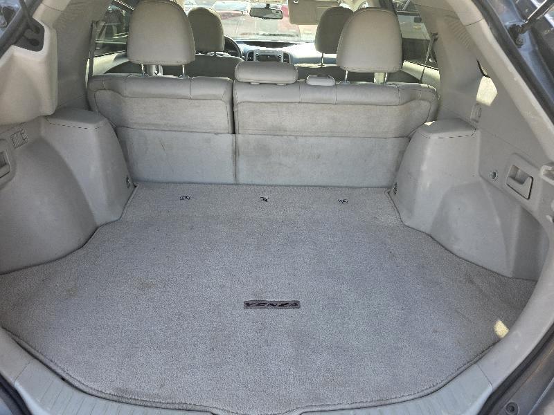 Toyota Venza LE V6 AWD 2012