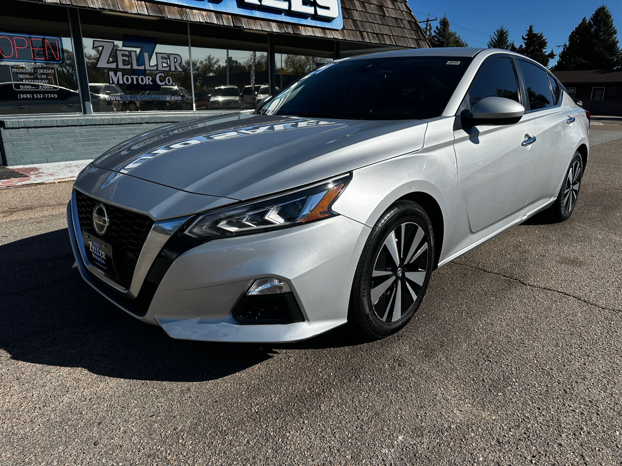 2021 Nissan Altima 2.5 SV Sedan