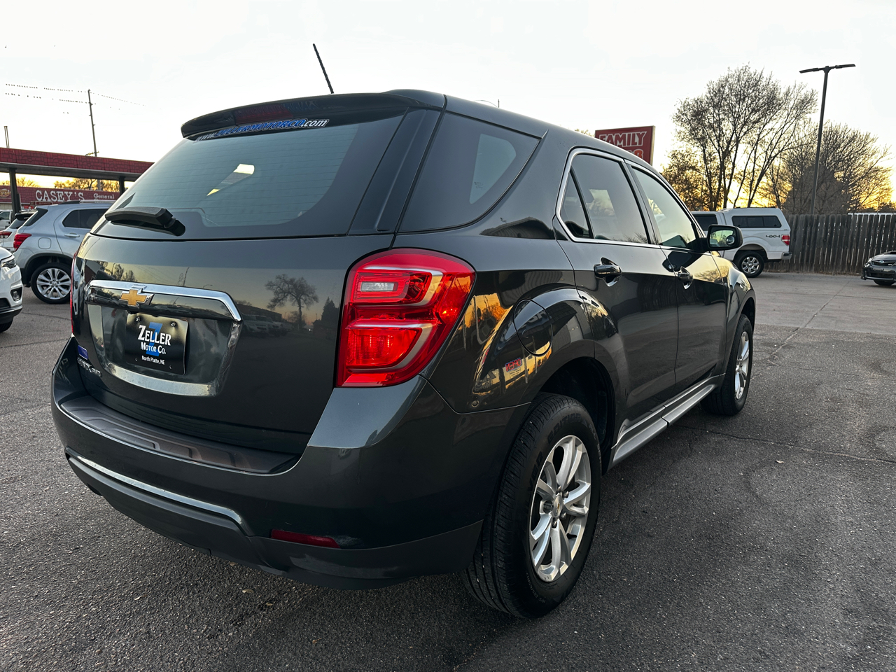 2017 Chevrolet Equinox LS photo 2