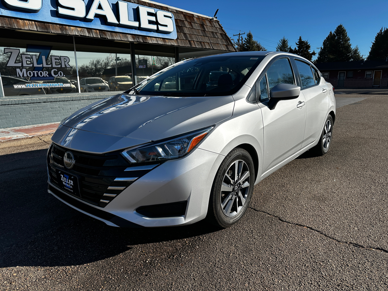 2023 Nissan Versa SV CVT