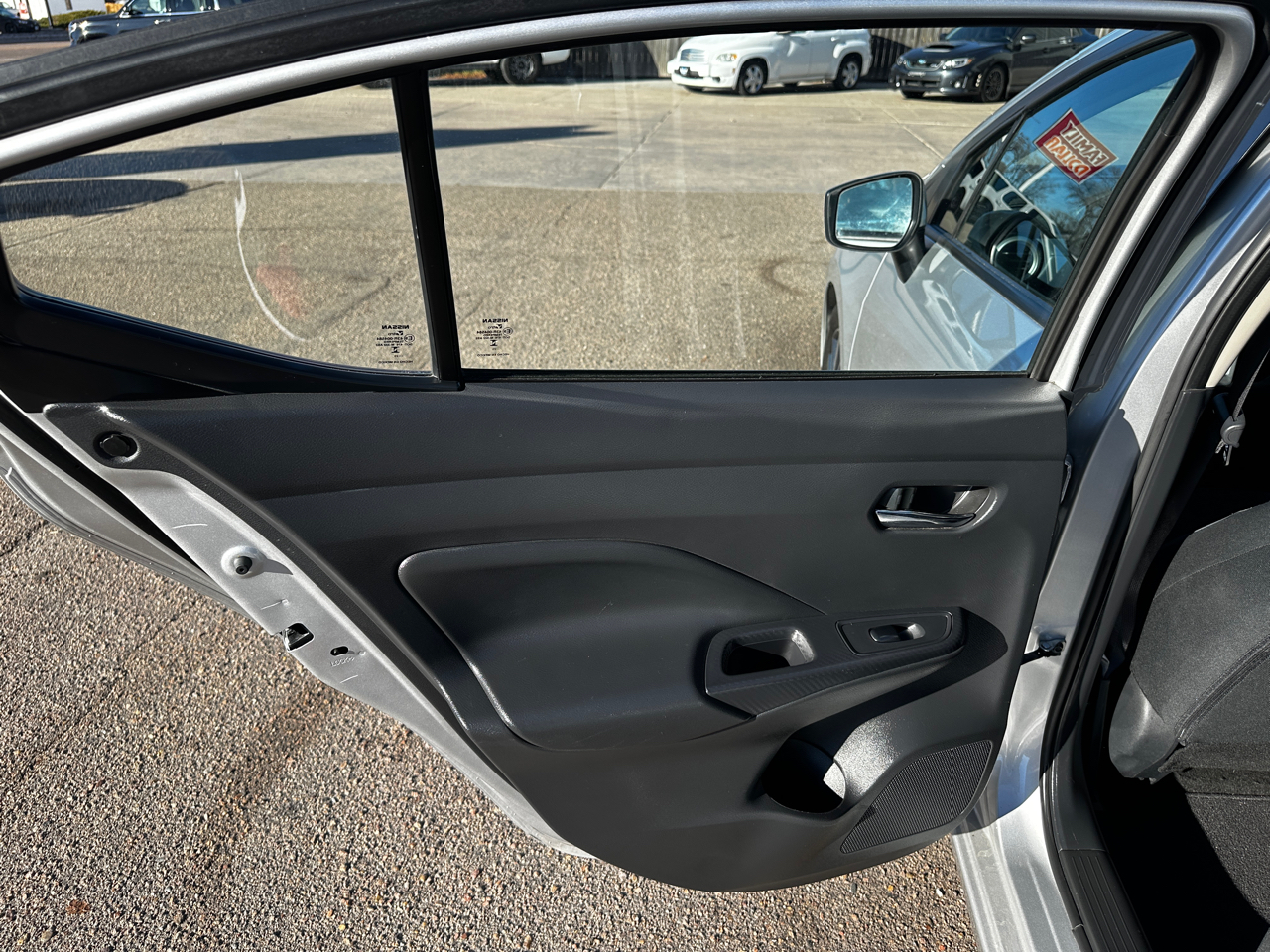 2023 Nissan Versa SV photo 4