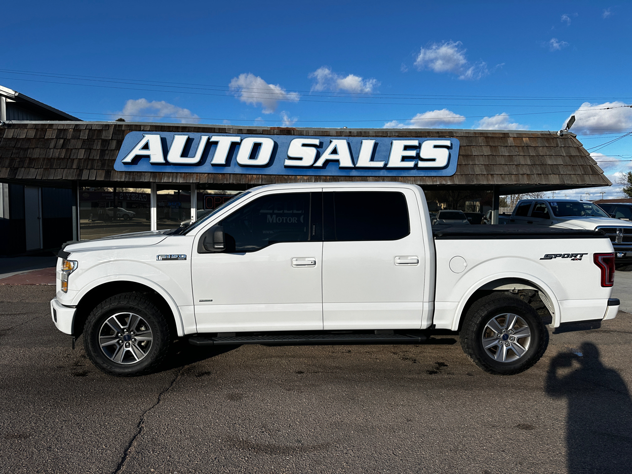 2017 Ford F-150 XLT photo 2