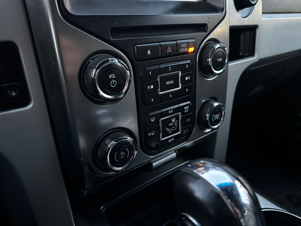 Ford F-150 4WD SuperCrew 145" FX4 2014