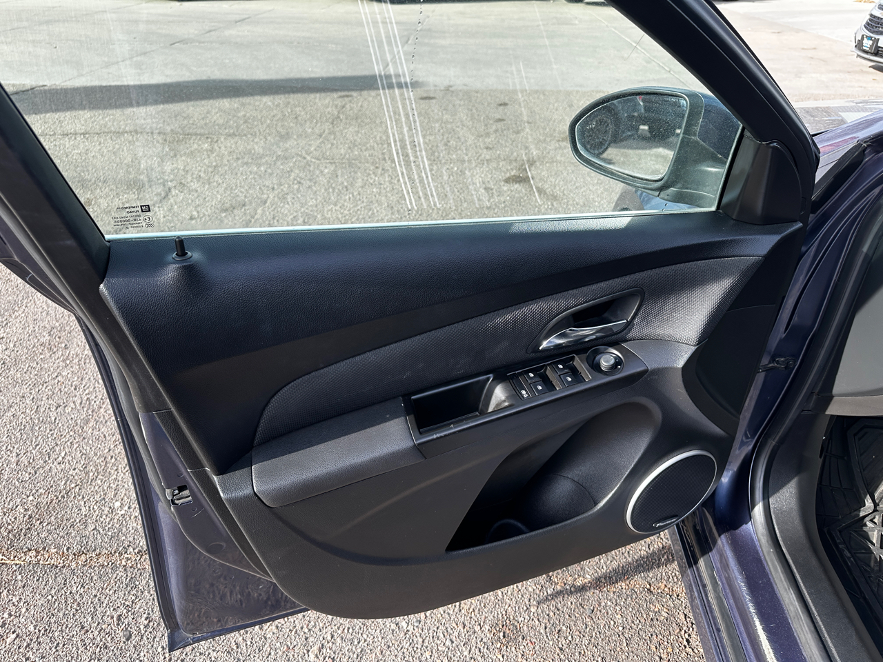 Chevrolet Cruze 4dr Sdn Auto 1LT 2013