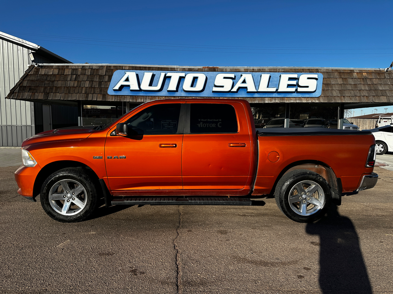 Dodge Ram 1500 4WD Crew Cab 140.5" Sport 2010