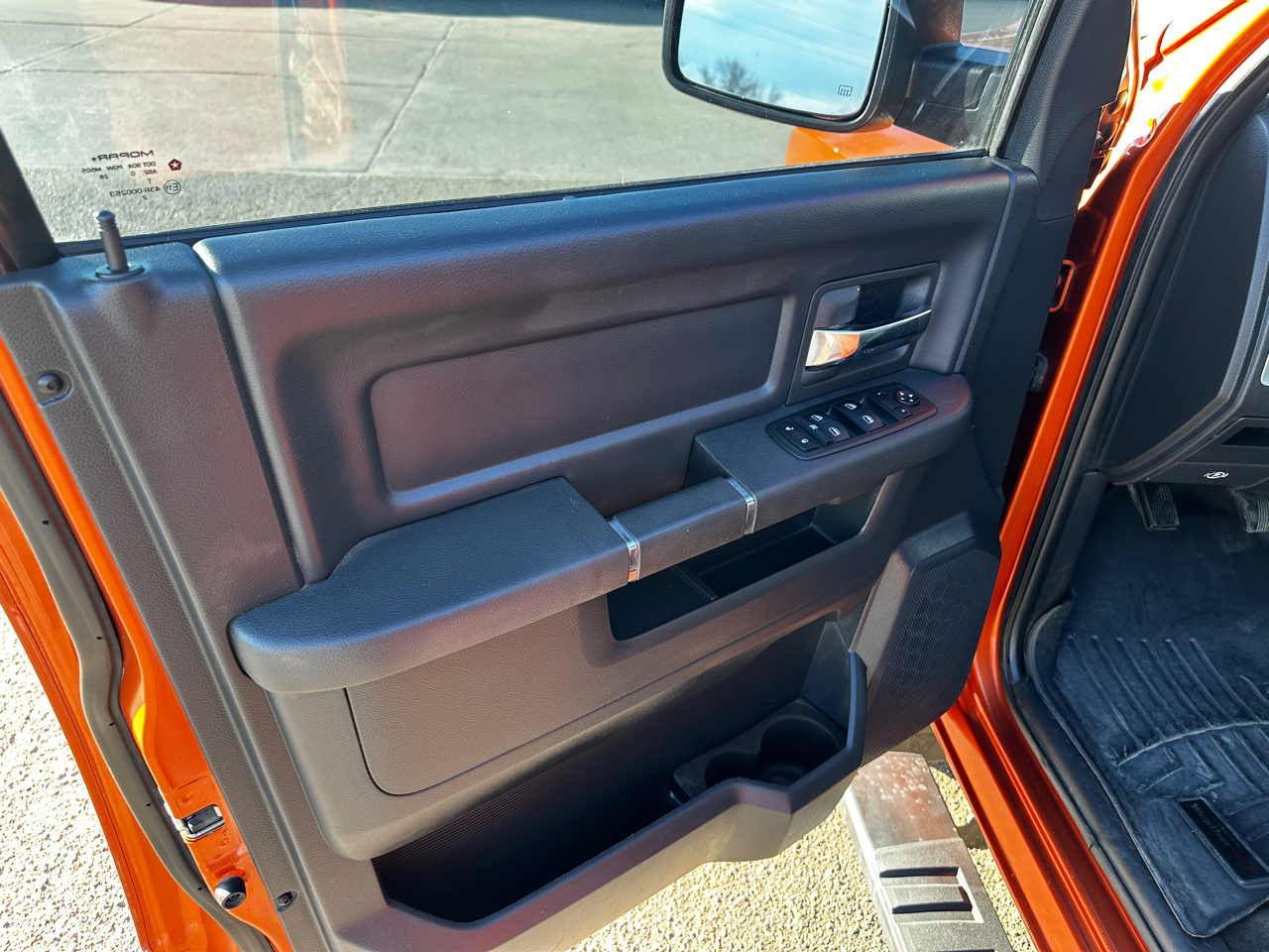 Dodge Ram 1500 4WD Crew Cab 140.5" Sport 2010