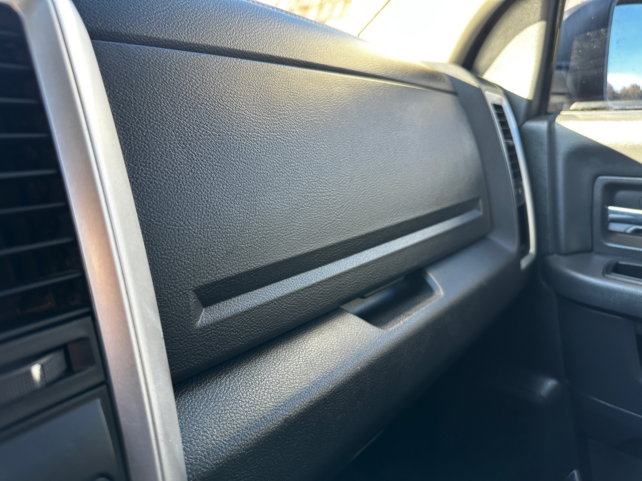 Dodge Ram 1500 4WD Crew Cab 140.5" Sport 2010