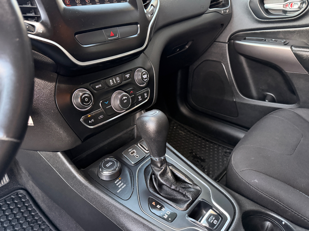 Jeep Cherokee Latitude 4x4 2019