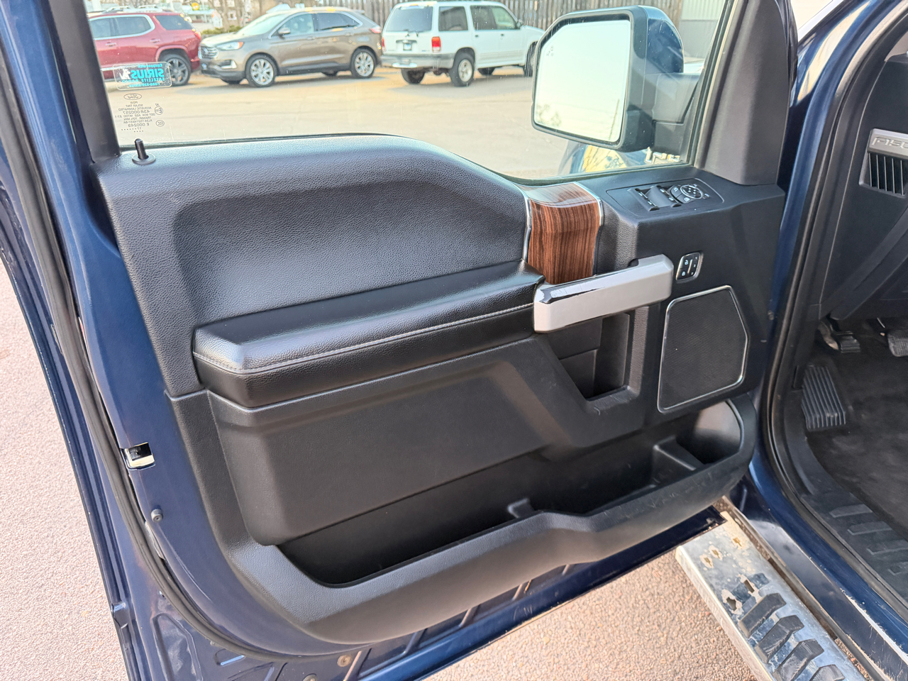 Ford F-150 Lariat 4WD SuperCrew 5.5' Box 2017