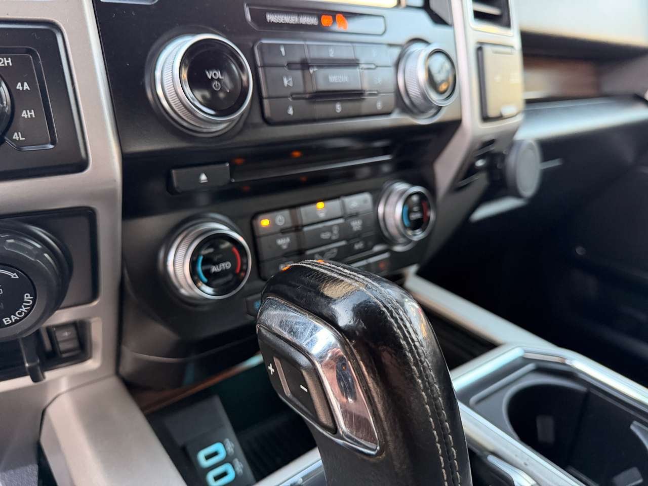 Ford F-150 Lariat 4WD SuperCrew 5.5' Box 2017