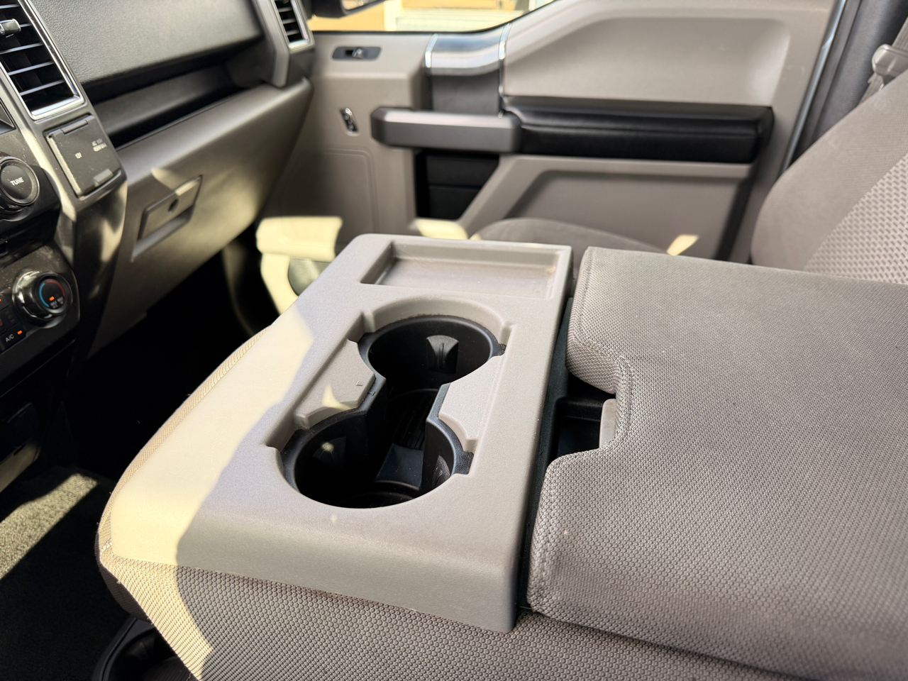 Ford F-150 4WD SuperCab 145" XLT 2015