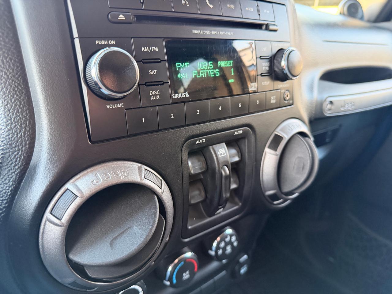 Jeep Wrangler Unlimited 4WD 4dr Sport 2013