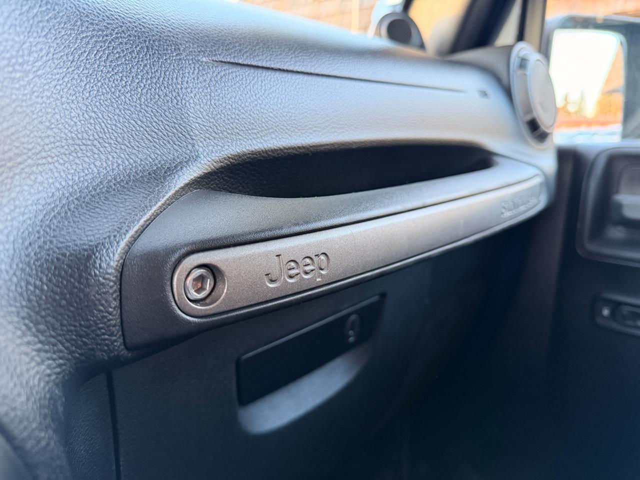 Jeep Wrangler Unlimited 4WD 4dr Sport 2013