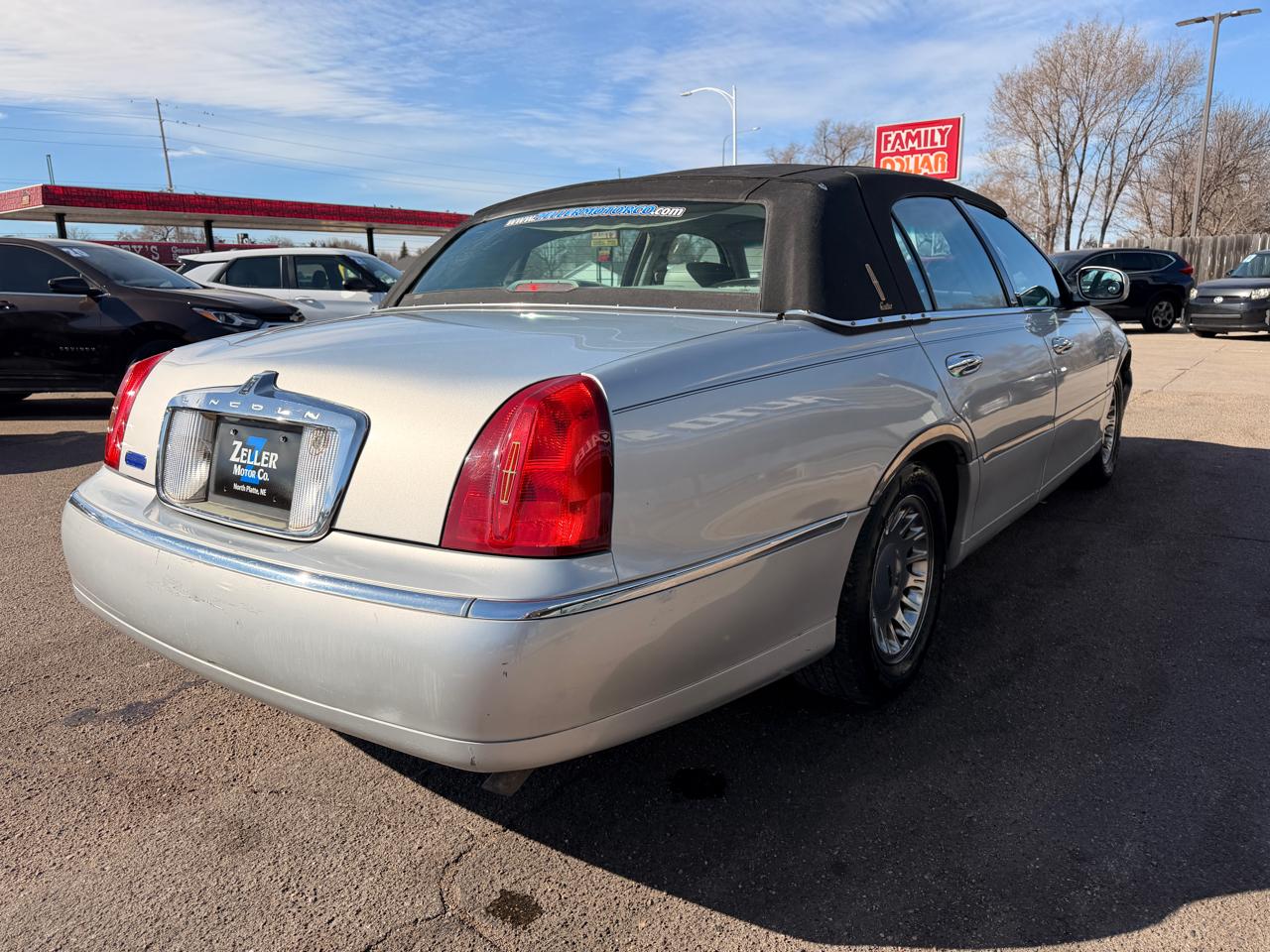 Lincoln Town Car 4dr Sdn Cartier 2001