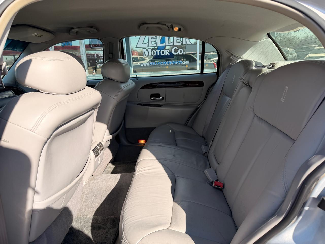 Lincoln Town Car 4dr Sdn Cartier 2001