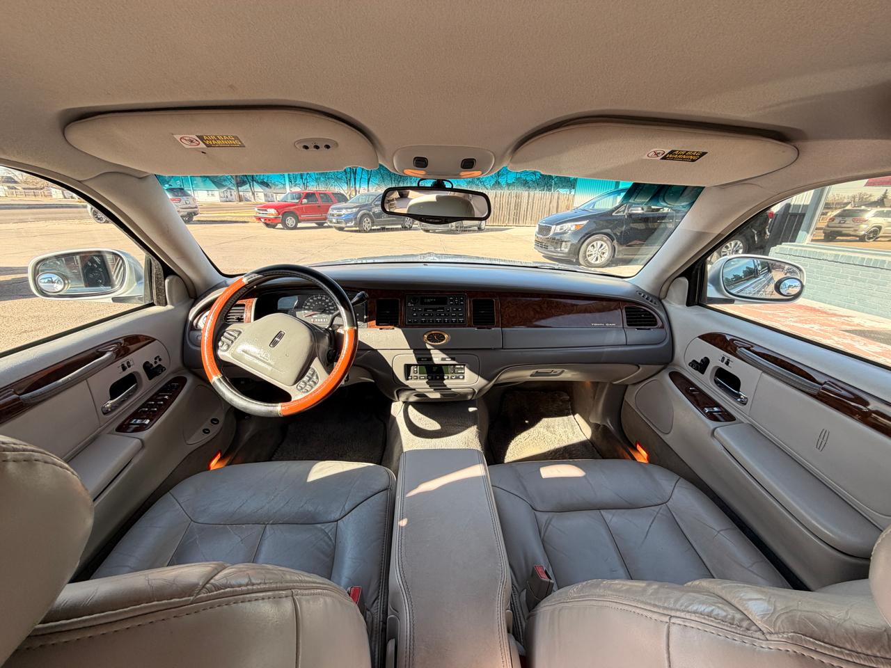 Lincoln Town Car 4dr Sdn Cartier 2001