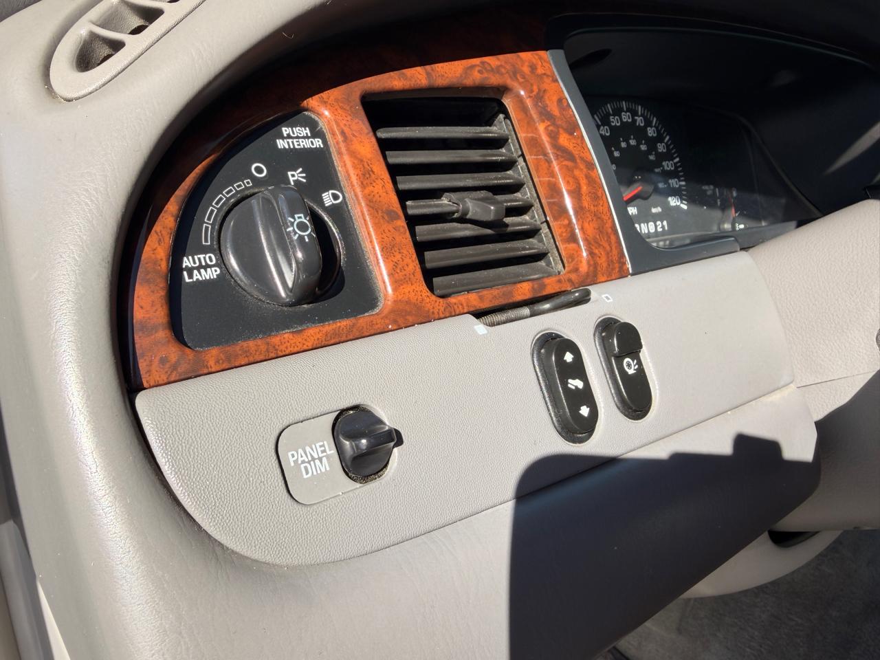 Lincoln Town Car 4dr Sdn Cartier 2001