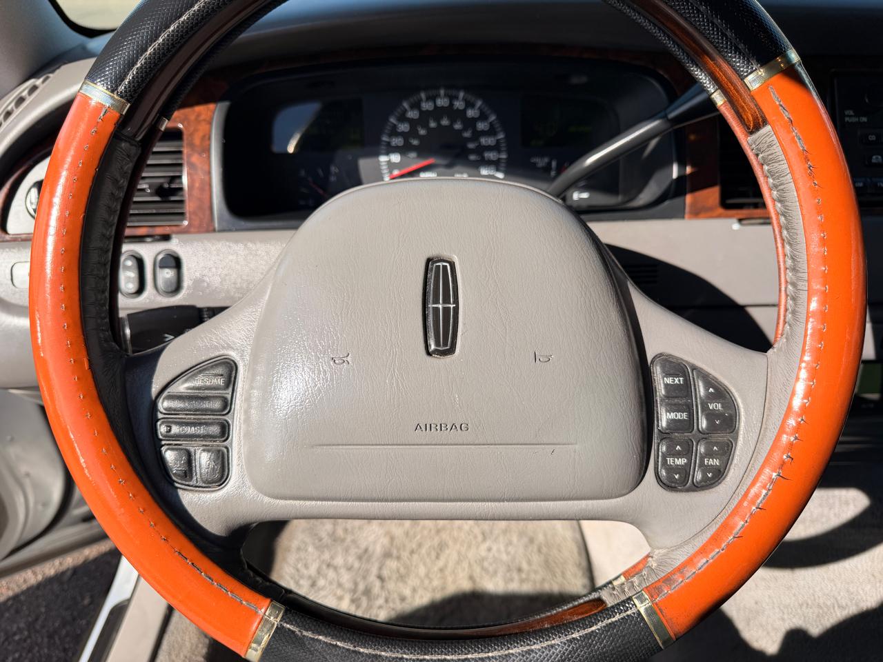 Lincoln Town Car 4dr Sdn Cartier 2001