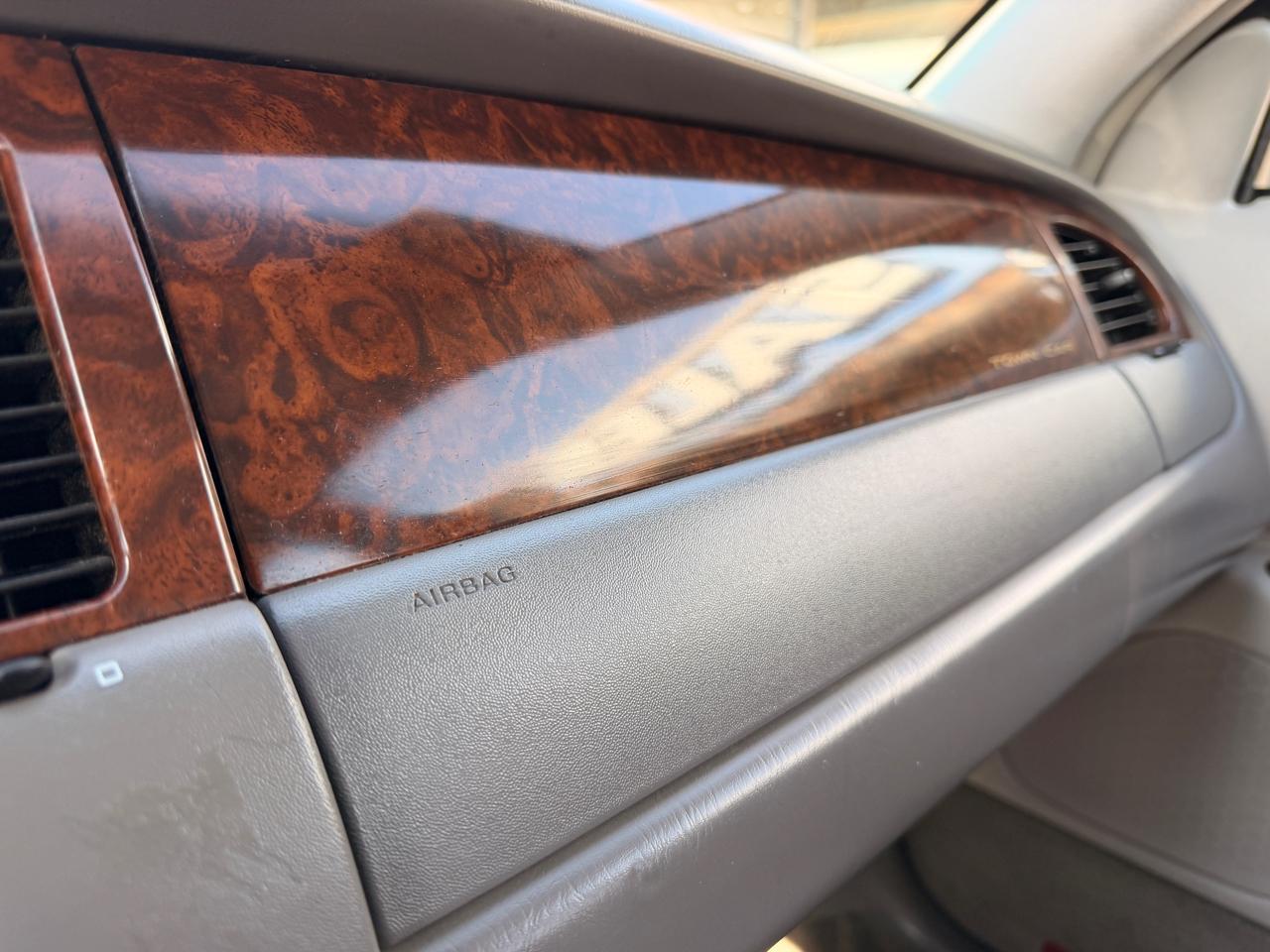 Lincoln Town Car 4dr Sdn Cartier 2001