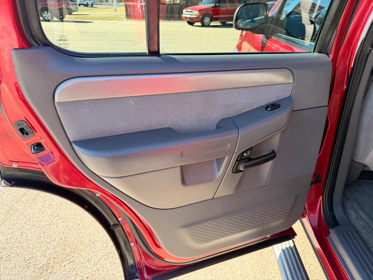 Ford Explorer 4dr 114" WB 4.6L XLT Sport 4WD 2004