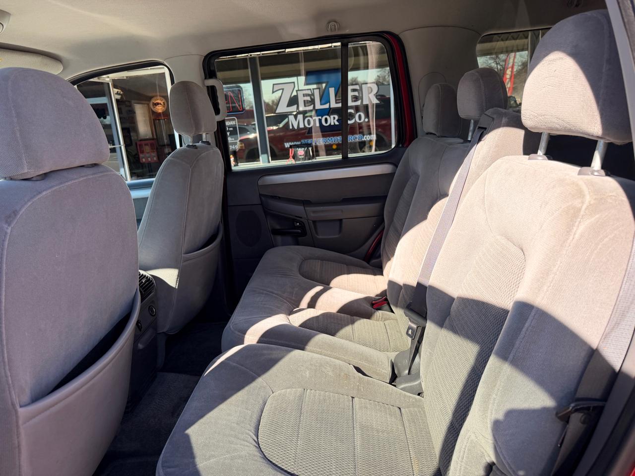 Ford Explorer 4dr 114" WB 4.6L XLT Sport 4WD 2004