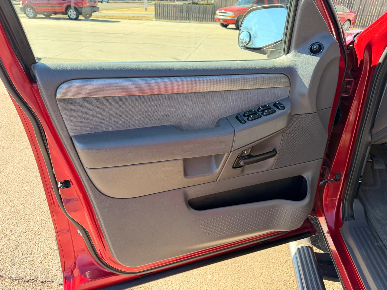 Ford Explorer 4dr 114" WB 4.6L XLT Sport 4WD 2004