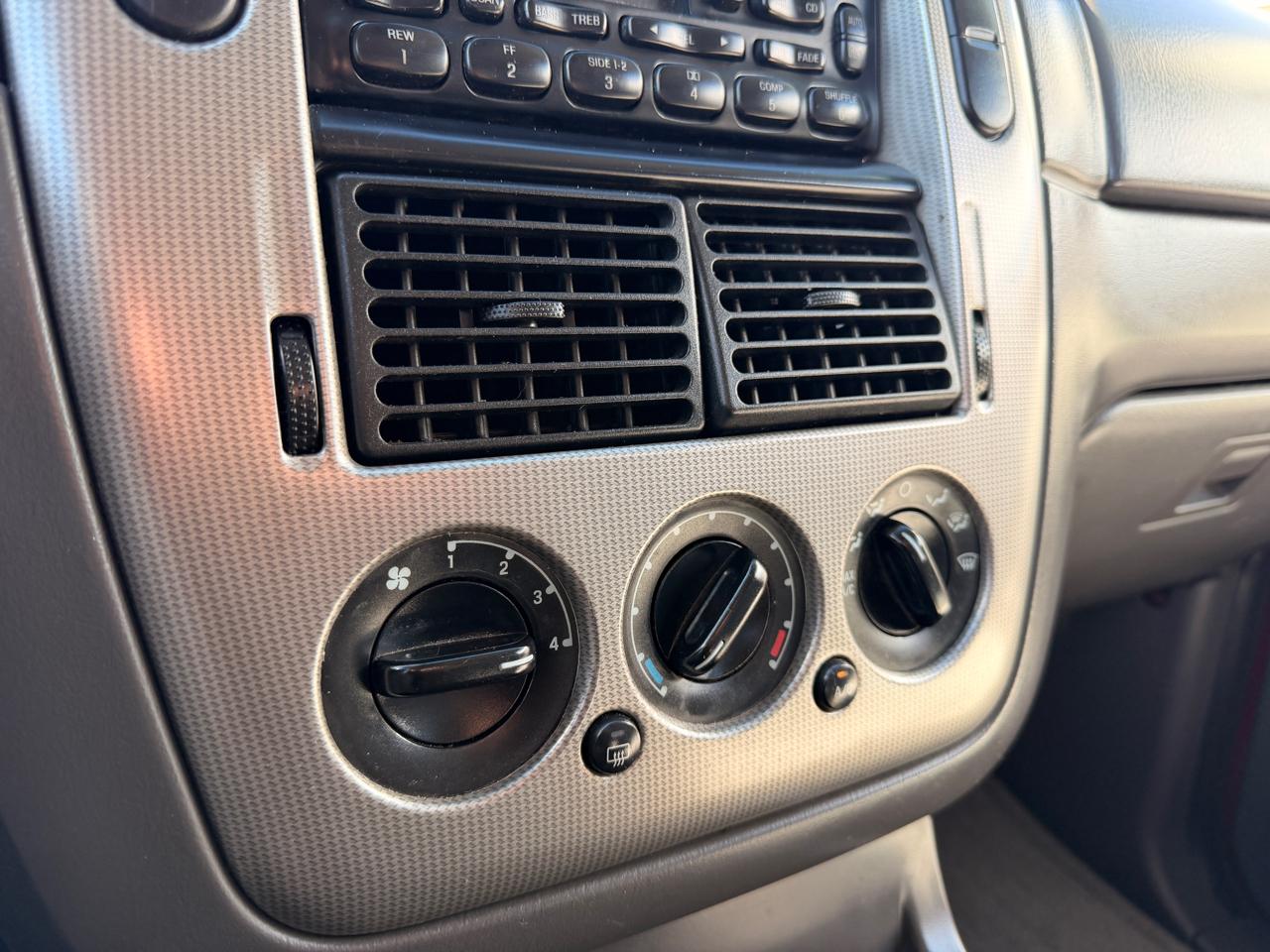 Ford Explorer 4dr 114" WB 4.6L XLT Sport 4WD 2004