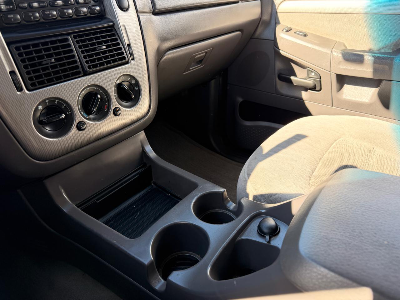 Ford Explorer 4dr 114" WB 4.6L XLT Sport 4WD 2004