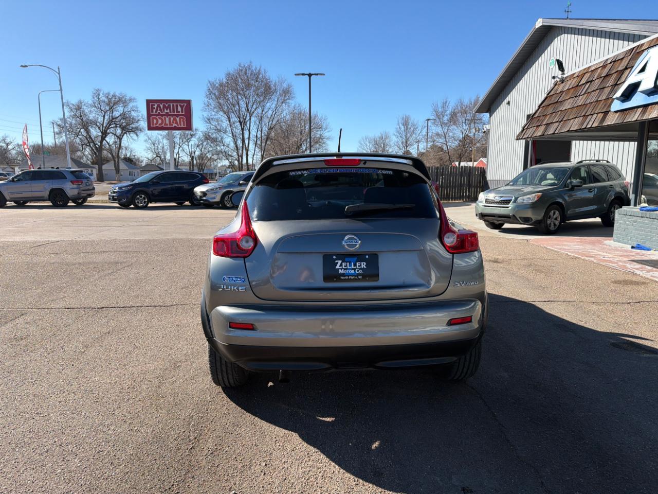 Nissan Juke 5dr Wgn I4 CVT SV AWD 2011