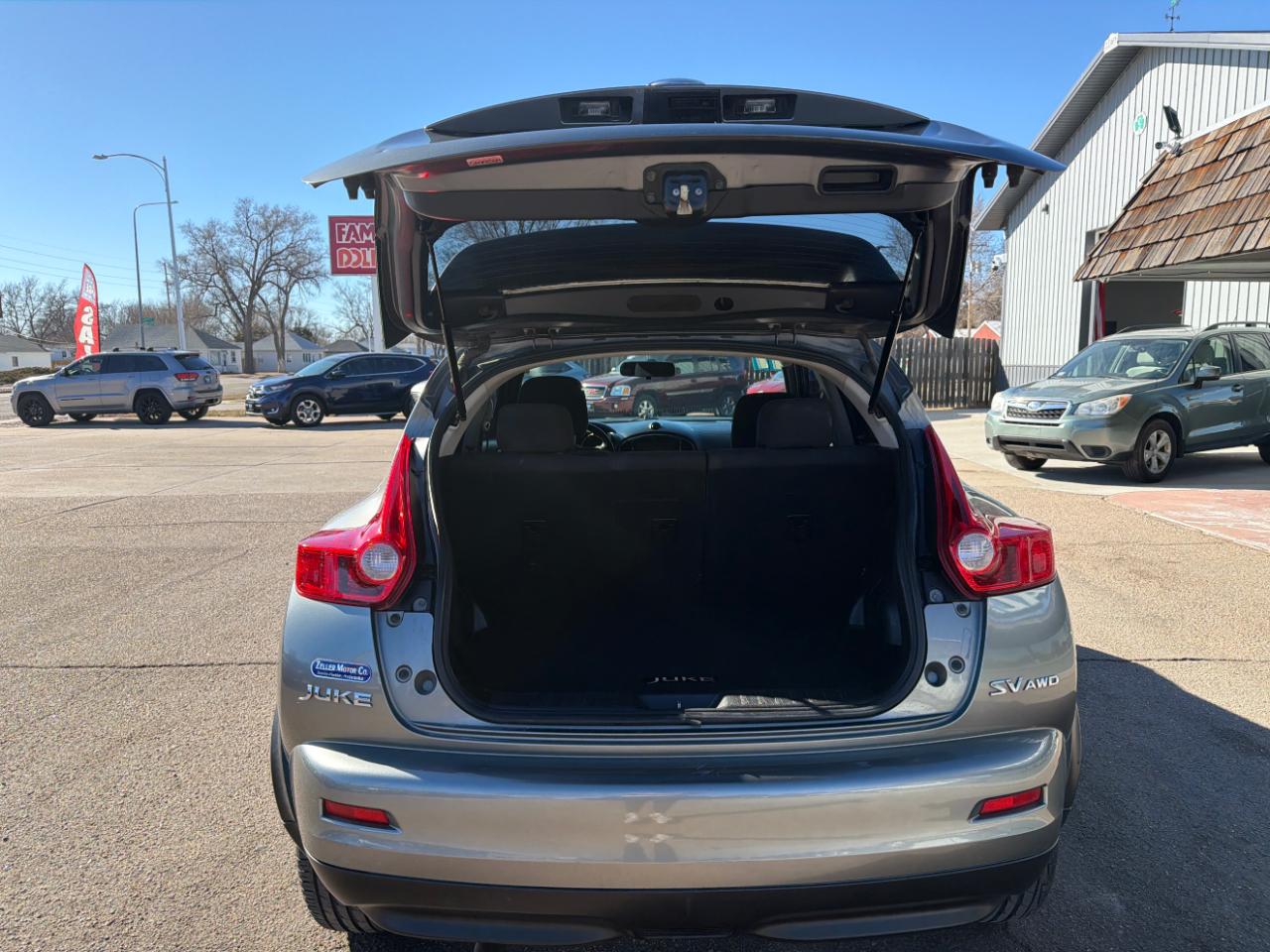 Nissan Juke 5dr Wgn I4 CVT SV AWD 2011