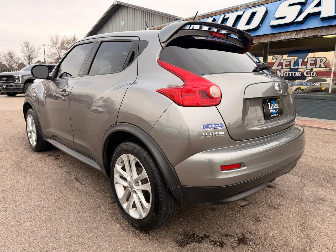 Nissan Juke 5dr Wgn I4 CVT SV AWD 2011