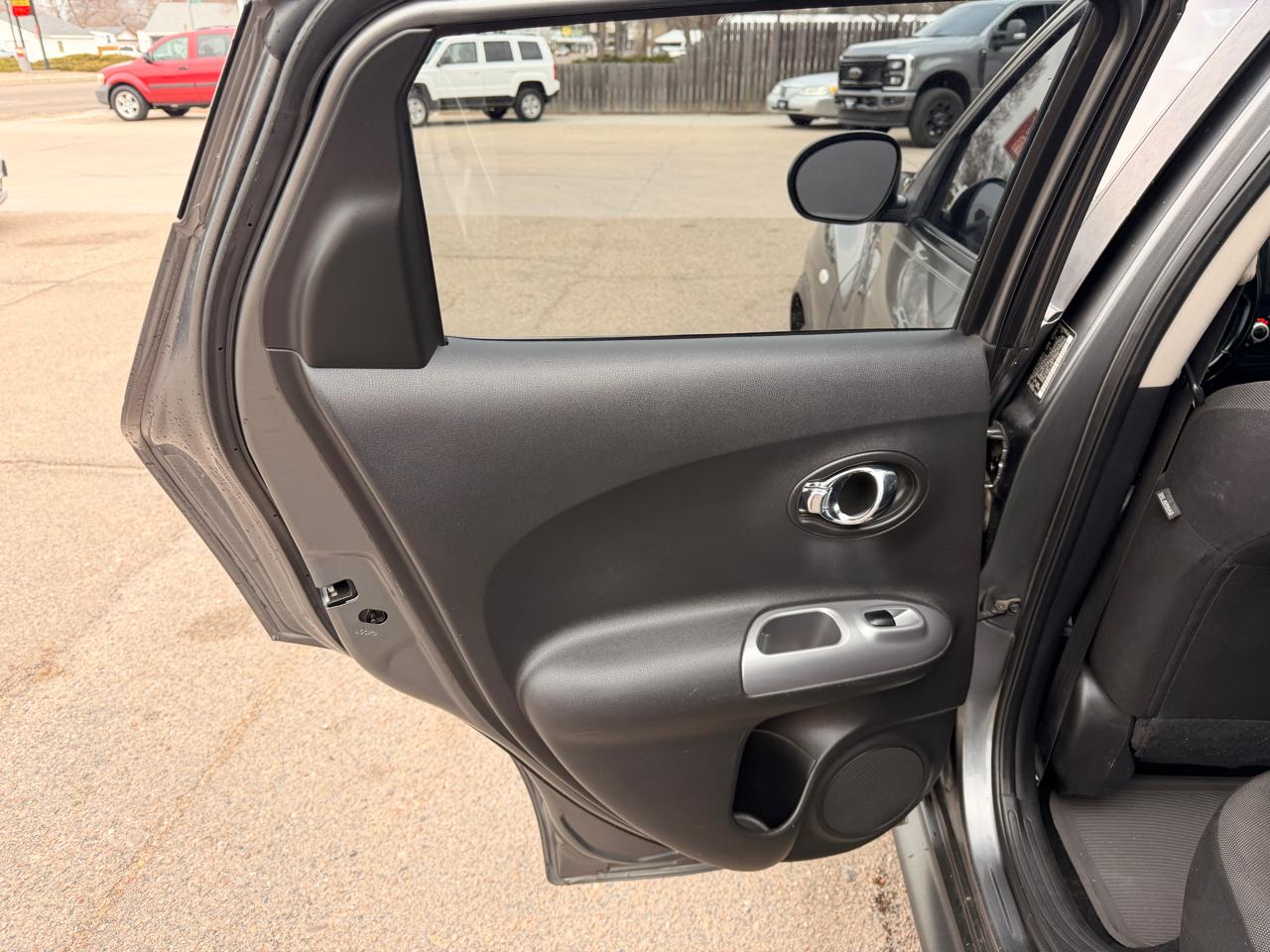 Nissan Juke 5dr Wgn I4 CVT SV AWD 2011