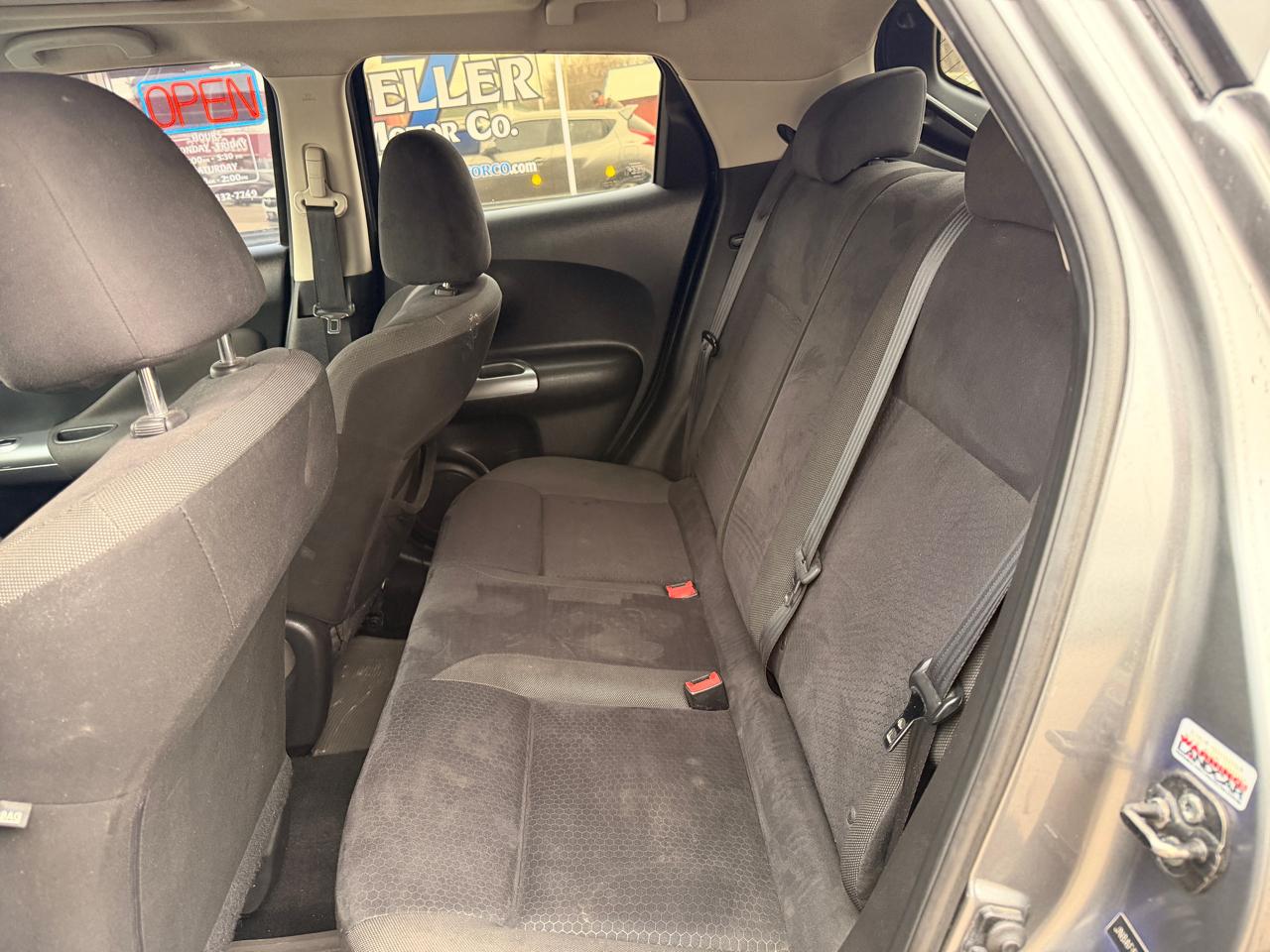 Nissan Juke 5dr Wgn I4 CVT SV AWD 2011