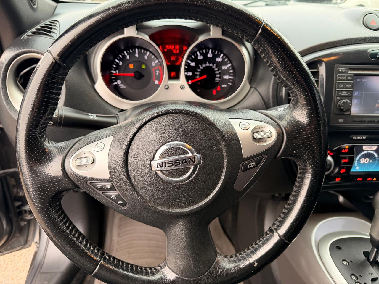 Nissan Juke 5dr Wgn I4 CVT SV AWD 2011