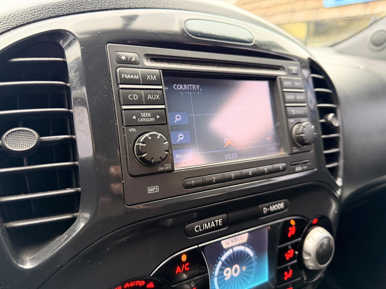 Nissan Juke 5dr Wgn I4 CVT SV AWD 2011