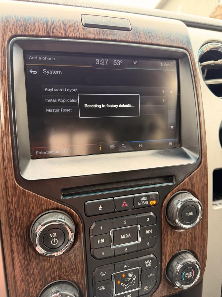 Ford F-150 4WD SuperCrew 145" Lariat 2013