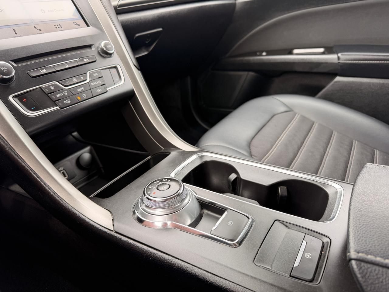 Ford Fusion SE FWD 2017