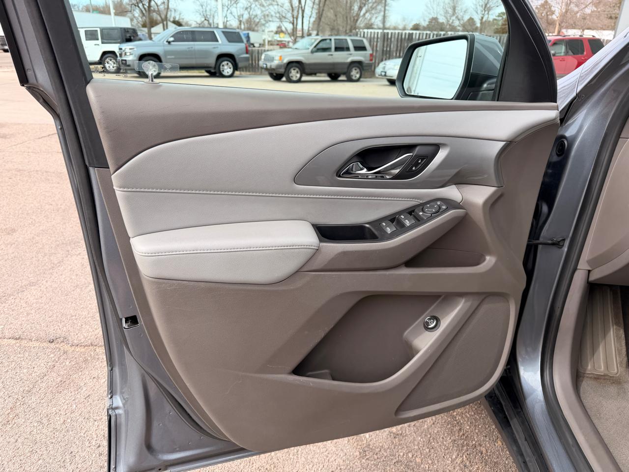 Chevrolet Traverse FWD 4dr LT Cloth w/1LT 2021