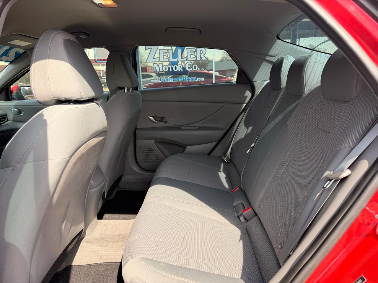 Hyundai Elantra SE IVT 2021