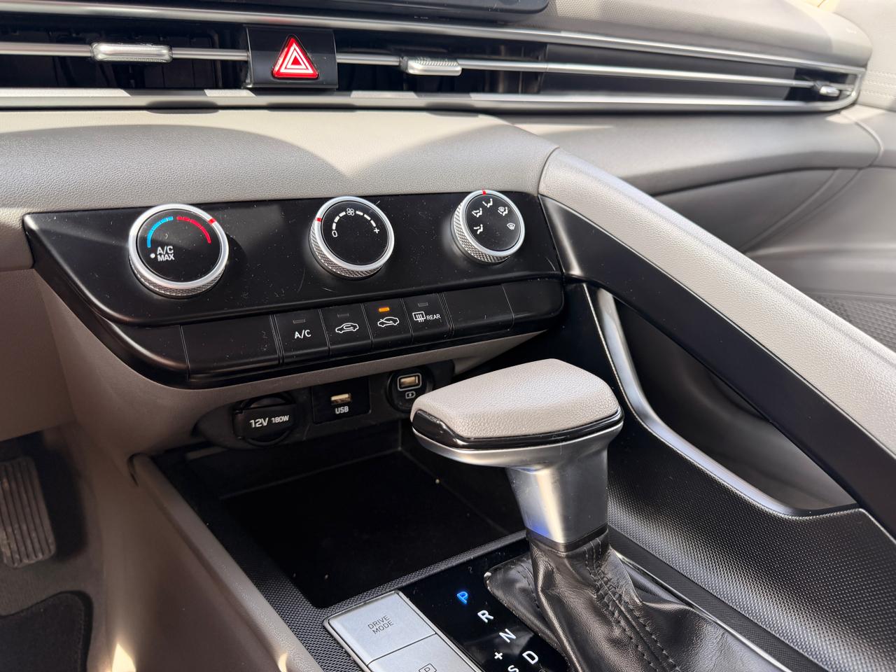 Hyundai Elantra SE IVT 2021