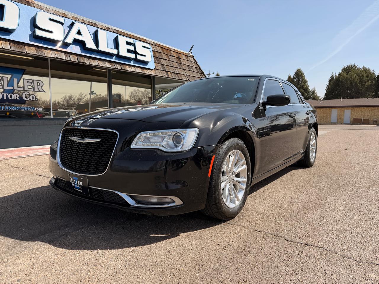 2016 Chrysler 300 4dr Sdn Touring RWD