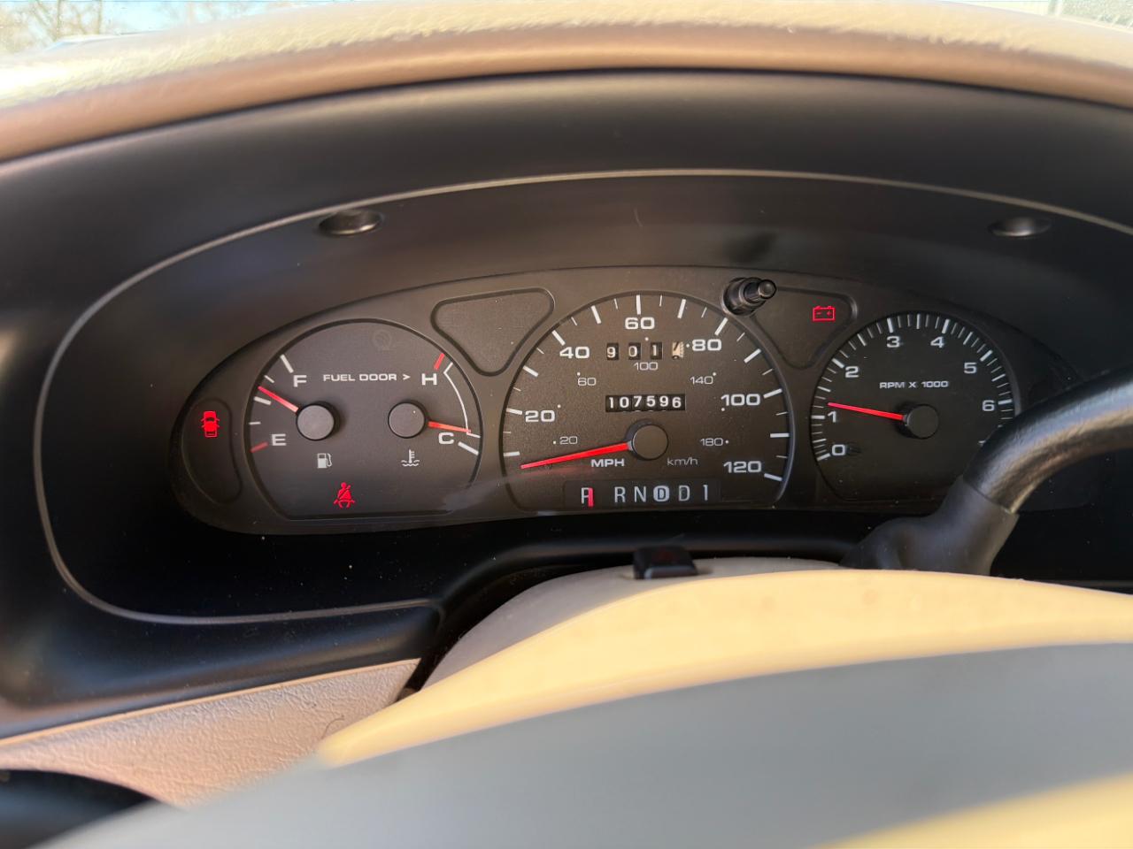 Ford Taurus 4dr Sdn SE 2006