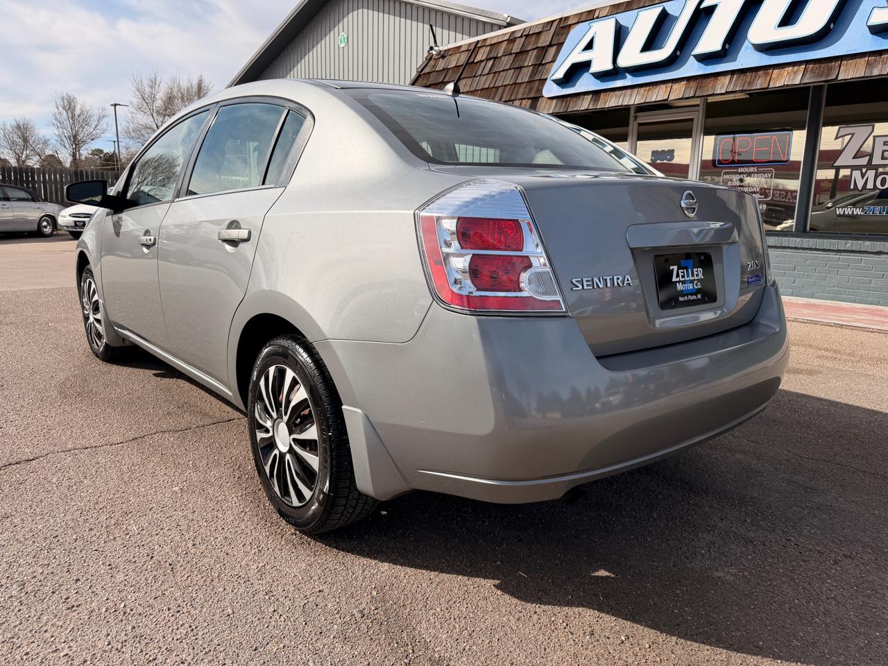 Nissan Sentra 4dr Sdn I4 CVT 2.0 S 2007