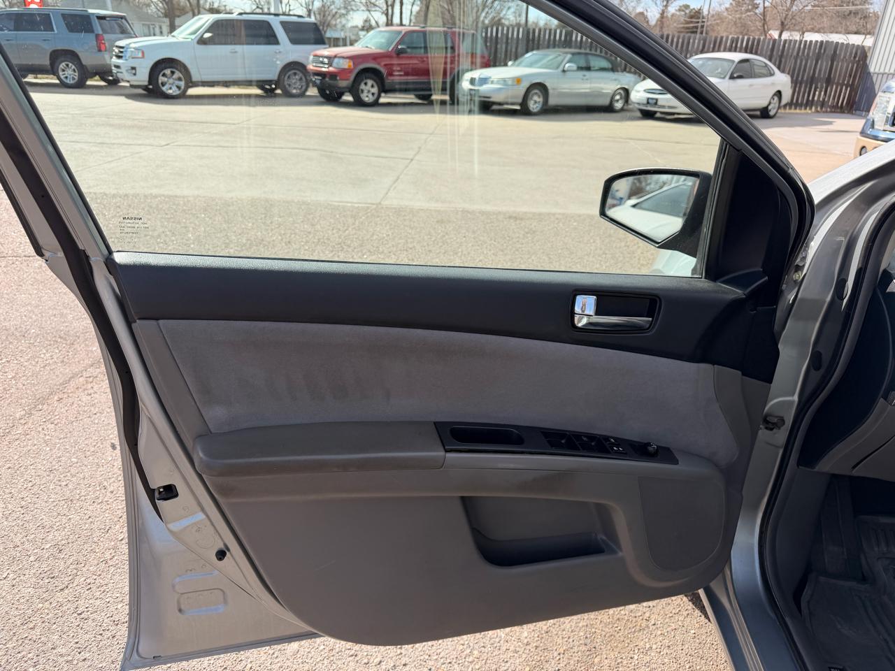 Nissan Sentra 4dr Sdn I4 CVT 2.0 S 2007