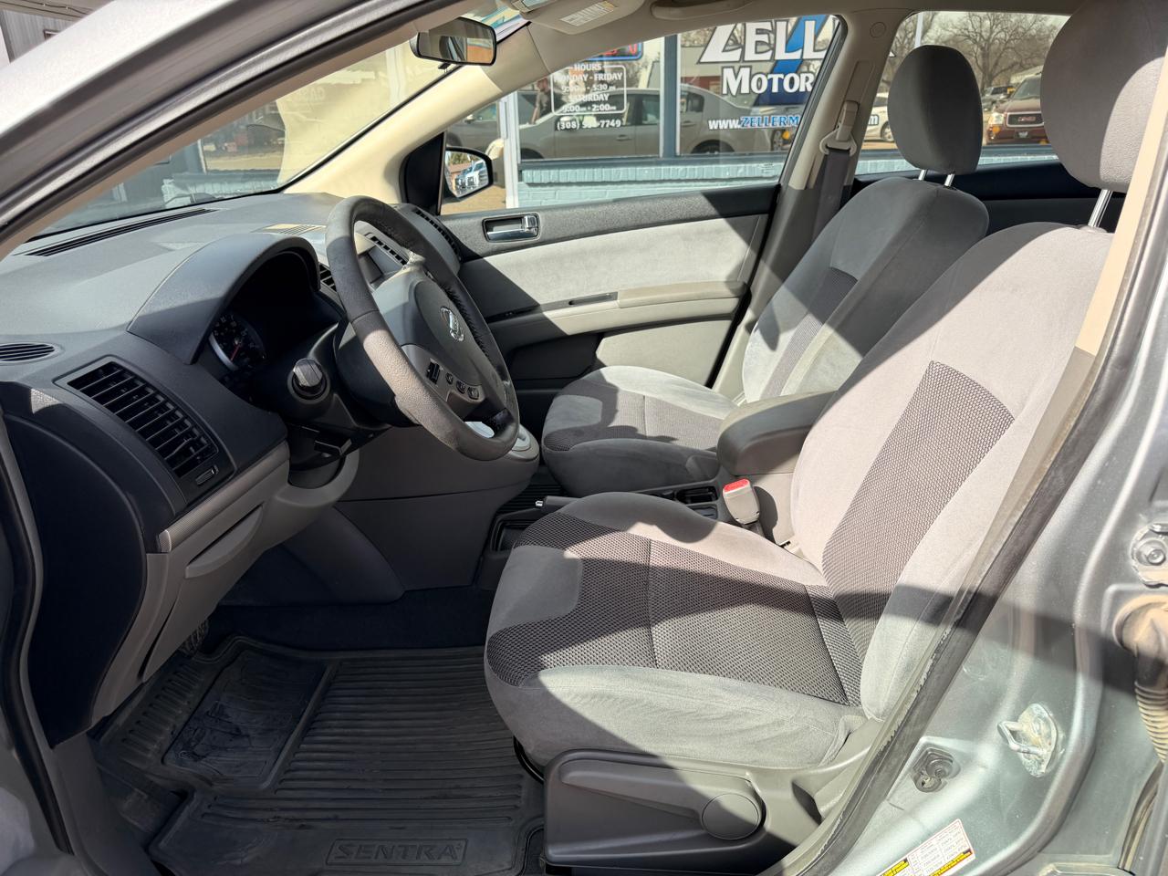 Nissan Sentra 4dr Sdn I4 CVT 2.0 S 2007